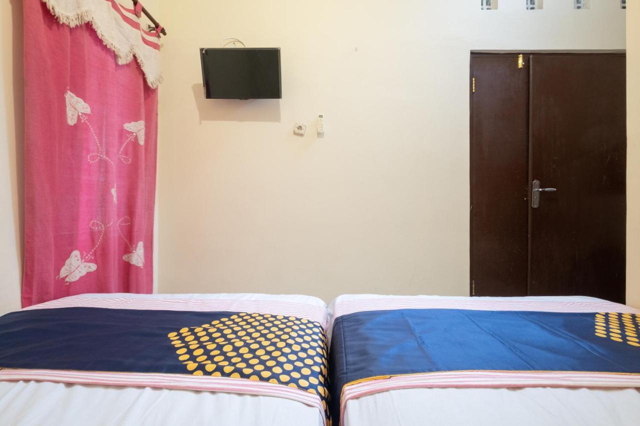 Spot On 2419 Rumah Nugraha Hotel Syariah Yogyakarta Exterior photo